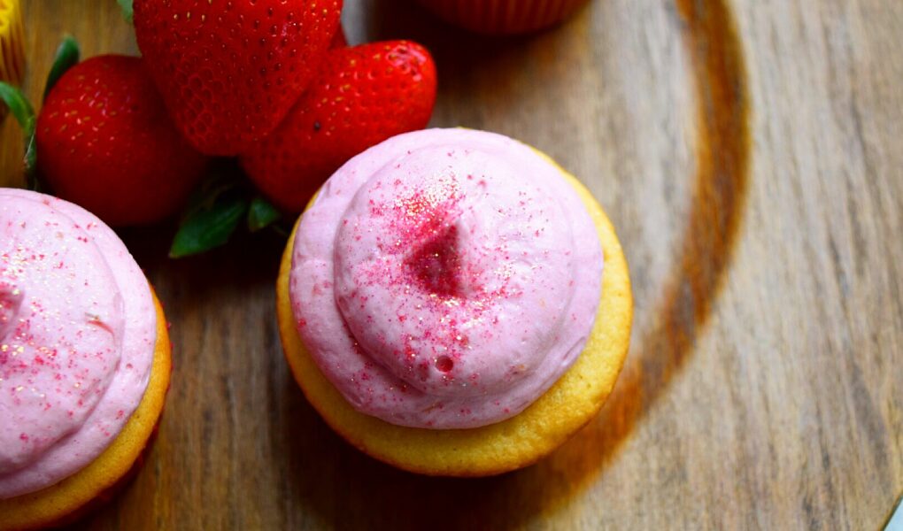 Vanilla Strawberry Cupcakes