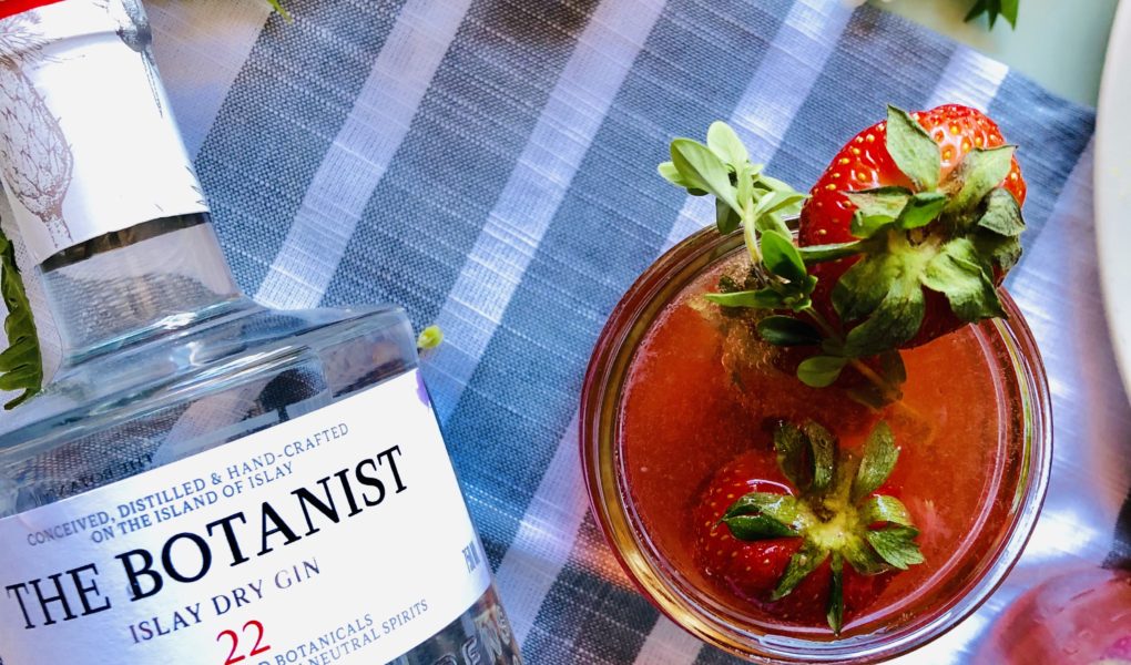 Sponsored: Strawberry Thyme Gin Smash & Sugar Snap Pea Culinary Pairing