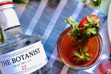 Sponsored: Strawberry Thyme Gin Smash & Sugar Snap Pea Culinary Pairing