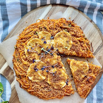 Crispy Skillet Pasta Pizza: Zero-Waste, Vegan