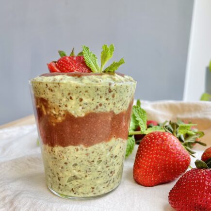 Strawberry Matcha Zero-Waste Overnight Oats