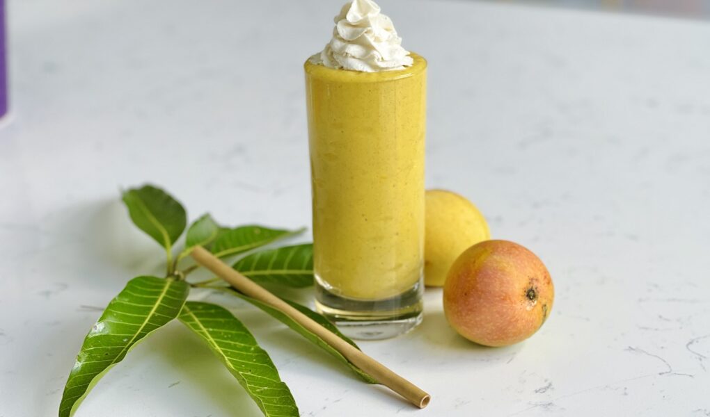 5 Ingredient Mango Shake (Vegan)