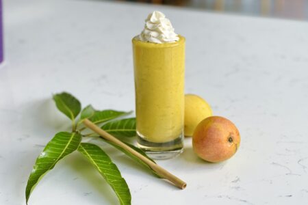 5 Ingredient Mango Shake (Vegan)