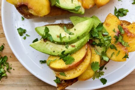 Sweet n’ Spicy Peach Avocado Bruschetta feat. Filippo Berio