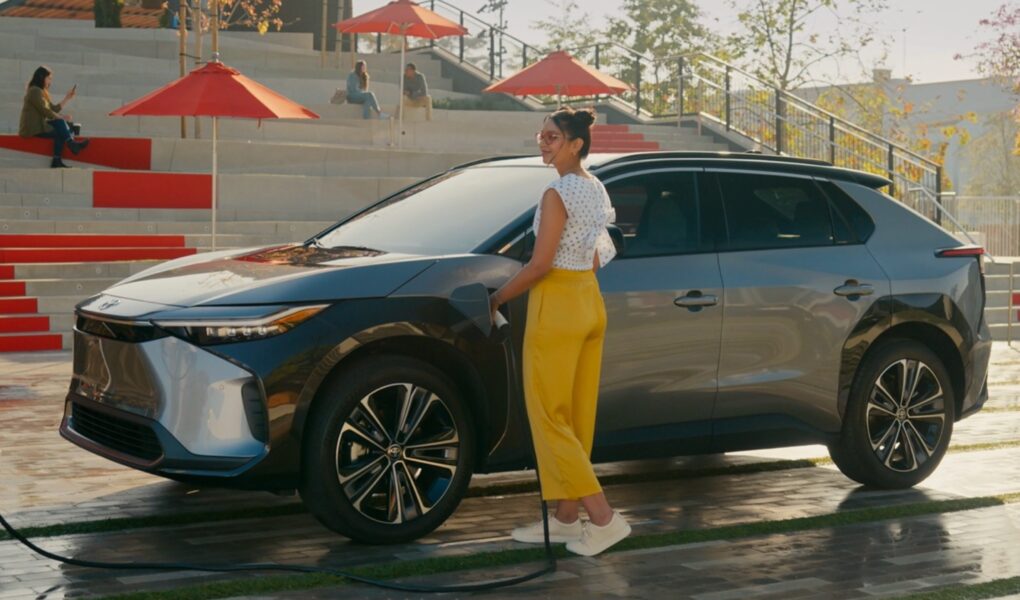 I starred in my first car commercial for TOYOTA & it just aired!