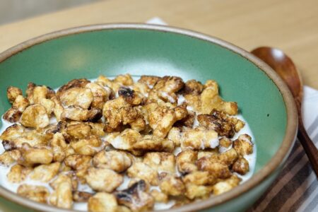 Homemade Cinnamon Bun Cereal (VEGAN!)