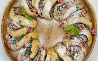 Chocolate & Cranberry Holiday Wreath!