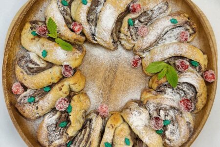 Chocolate & Cranberry Holiday Wreath!